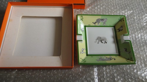 Hermes posacenere africana