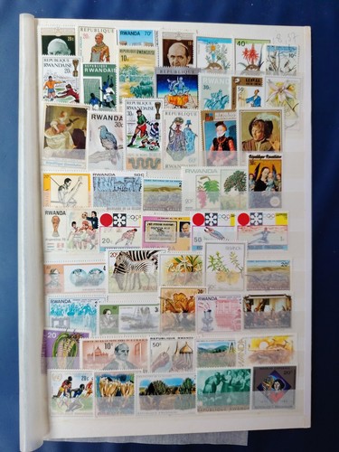 50 francobolli ruanda - 50,