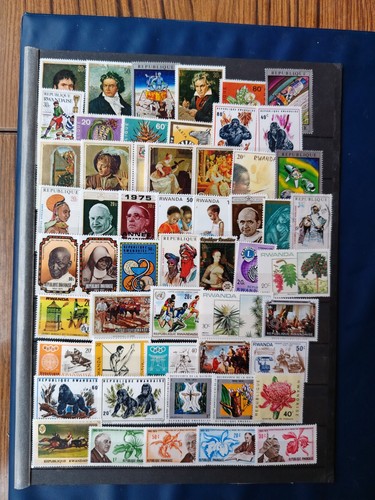 50 francobolli ruanda - di,